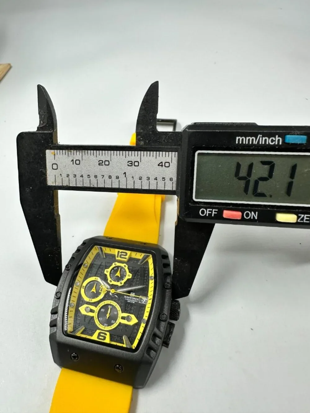Naviforce chronograph watch